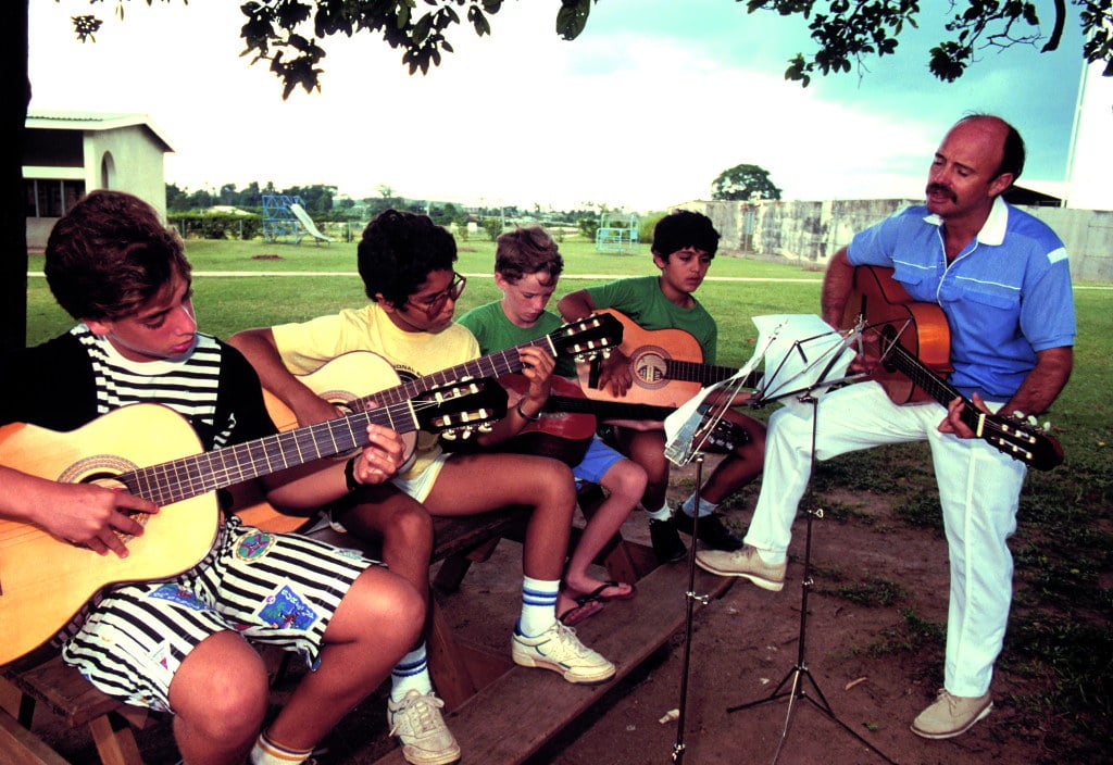 How To Play The Guitar Easiest Method Ever